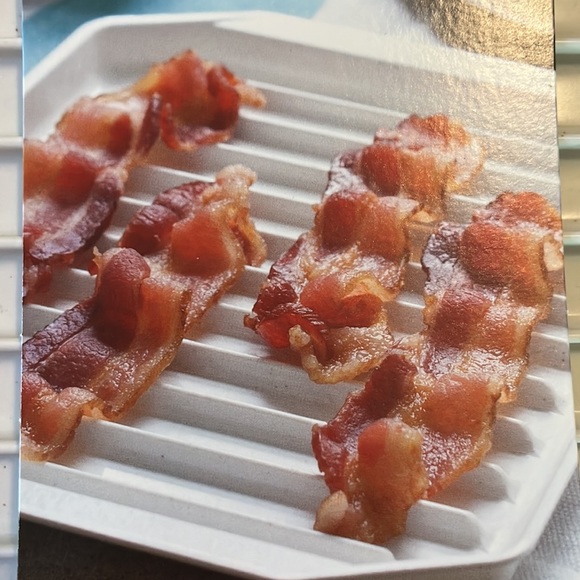 NORDIC WEAR Compact Microwave Oven-Safe Cooking Rack Bacon HotDog Ridges NEW - Picture 4 of 9